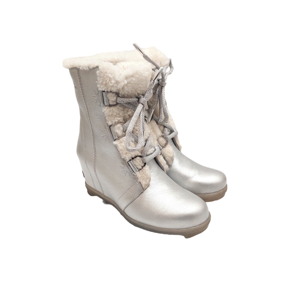 Sorel Shoes - Sorel x Disney Joan of Arctic II Frozen Wedge Heel Boots Women's Size 9 Silver